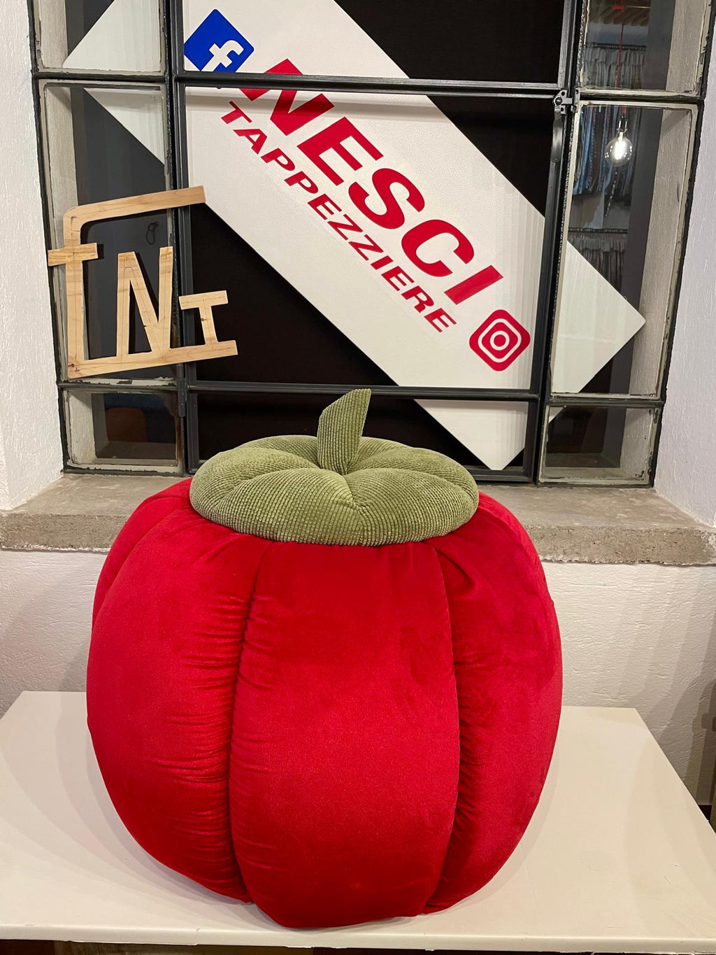 PeperOne – Pouf di Design Artigianale